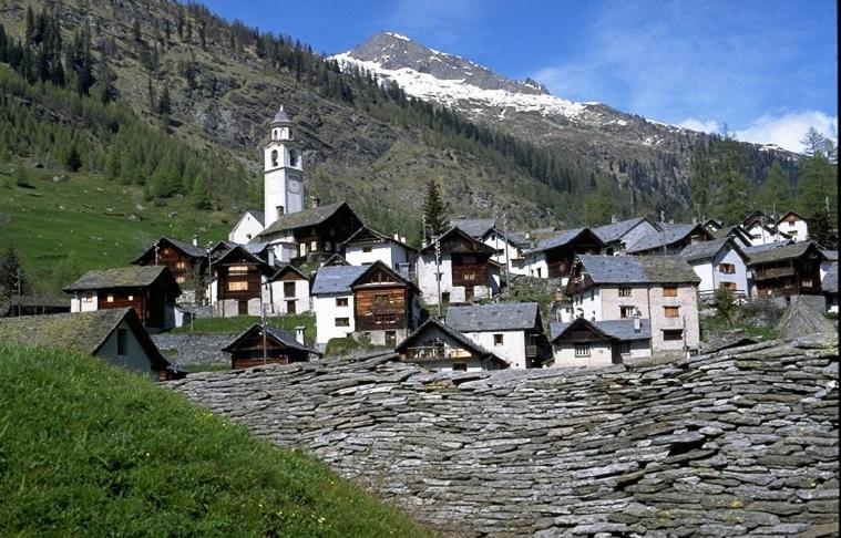 Casa Di Vacanza Giovanibosco Bosco Gurin Exterior foto